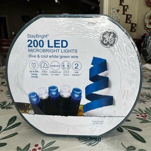 GE StayBright 200 Ct LED 41.4-ft Blue & Cool White Microbright Lights Green Wire